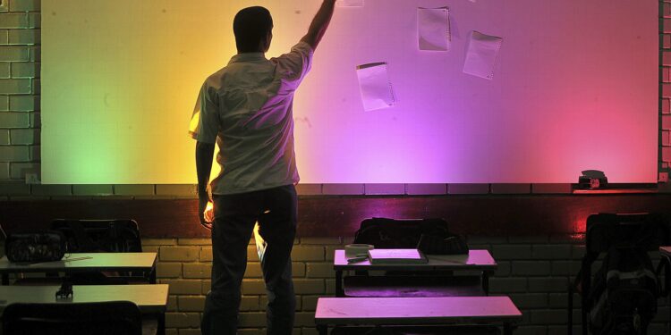 pesquisa-mostra-que-71%-dos-professores-estao-estressados