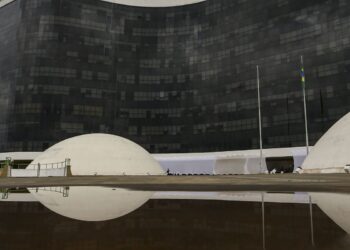 tse-mantem-posse-de-deputada-estadual-mais-jovem-do-pais