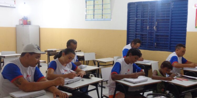 sp:-fechamento-de-turmas-dificulta-retorno-de-adultos-a-educacao