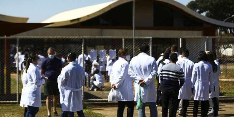 inscricoes-para-a-primeira-etapa-do-revalida-terminam-nesta-terca 