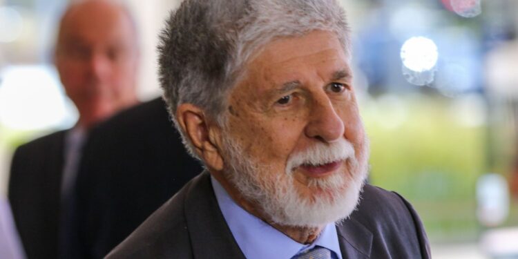 nao-interessa-uma-russia-debilitada,-diz-ex-chanceler-brasileiro