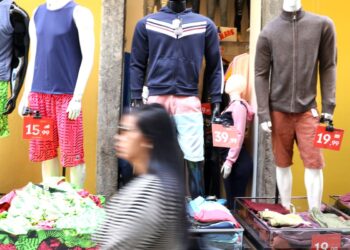 comercio-encerra-semestre-com-pior-nivel-de-confianca-em-2-anos