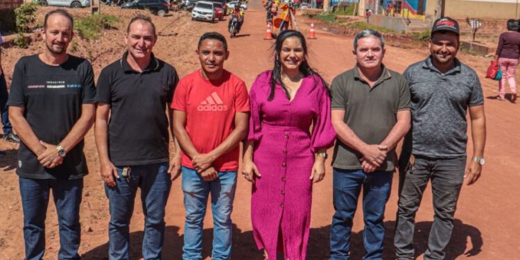 Prefeita Vanessa Maia supera obstáculos e retoma obras no bairro Maria Rita, trazendo esperança aos moradores.