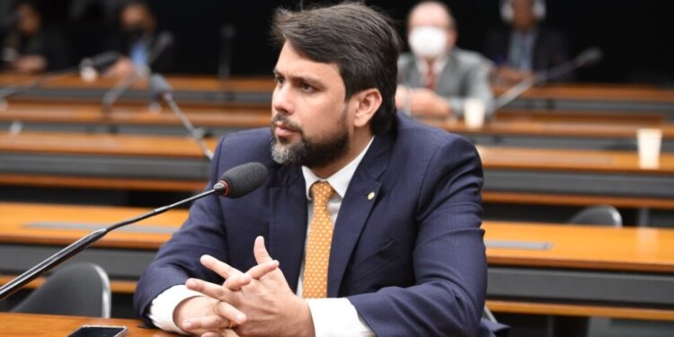 Deputado Pedro Lucas impulsiona o insentivo à exploração de petróleo na Margem Equatorial