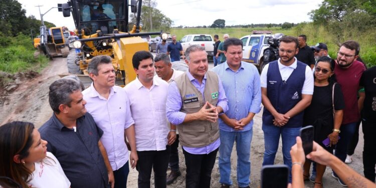 Governador em exercício, ministro dos Transportes e diretor do Dnit inspecionam trechos críticos e anunciam ações para restabelecer o tráfego.