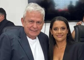 AMÉLIA DO NEM ROMPE COM O PREFEITO PEDRO FERNANDES E SE UNE À OPOSIÇÃO EM ARAME!