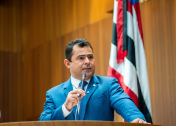 Eric Costa reassume mandato e encerra polêmica sobre suplência na ALEMA